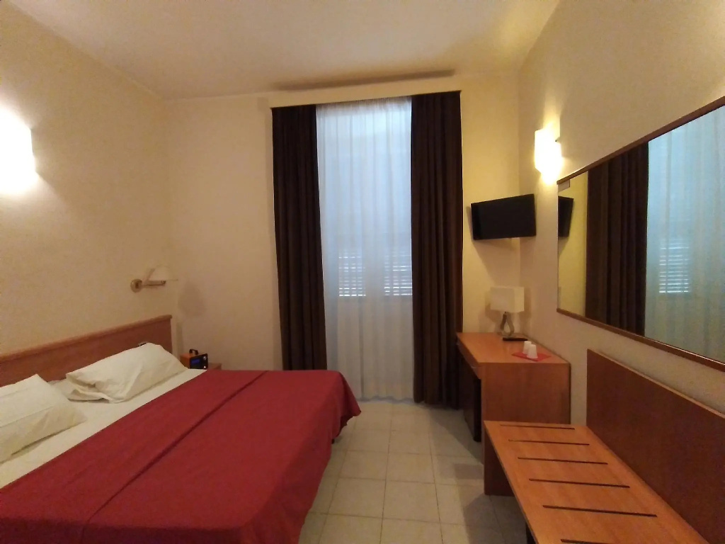 Standard Double room (full double bed)