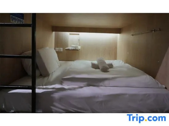 Standard Capsule (full double bed)