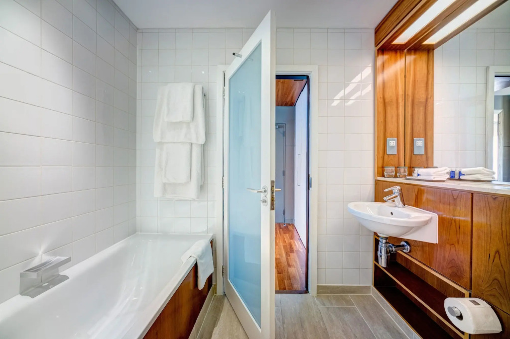 Apex City of Edinburgh Hotel by null