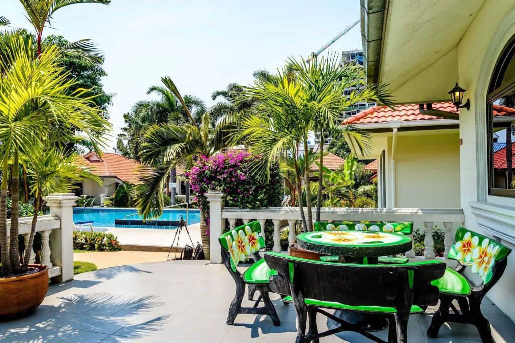 New Nordic Pool Villa