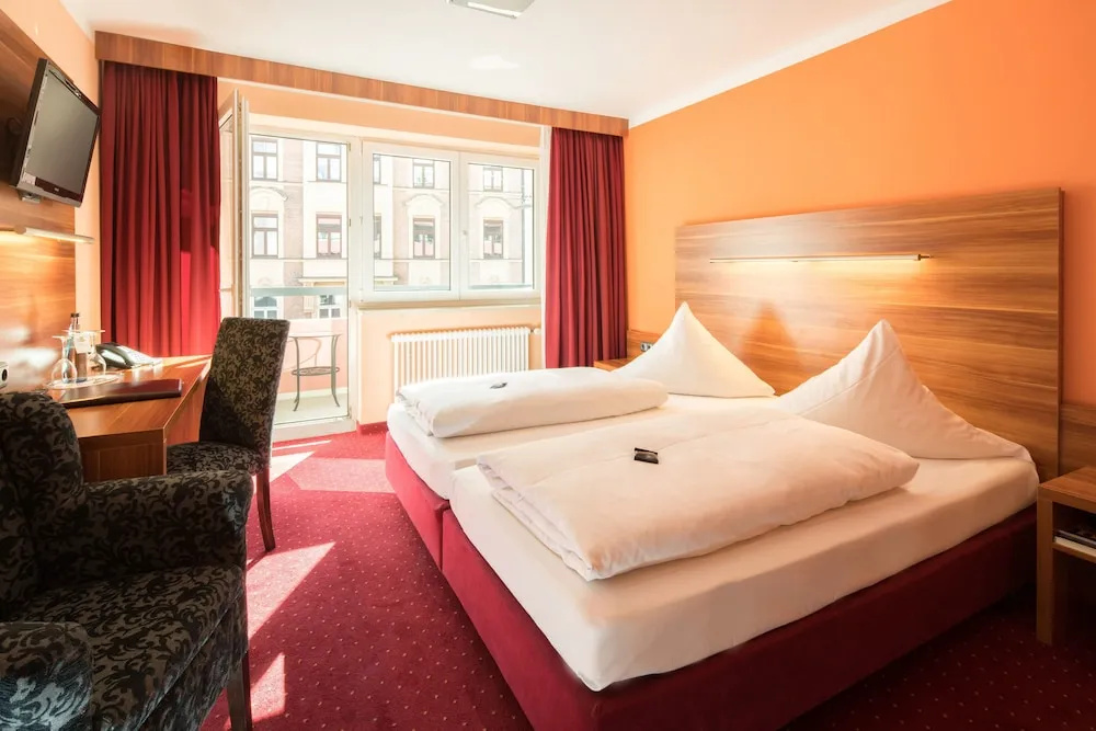 Standard Double room with balcony (full double bed)