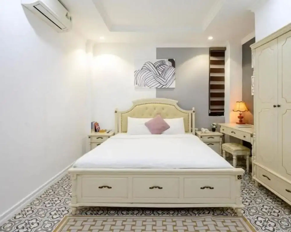 Luxe Paradise Suites Hotel Dich Vong Hau