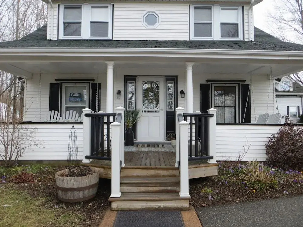 Farmhouse Inn B&B