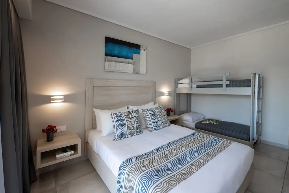 Superior Double Family room with balcony (bunk bed)
