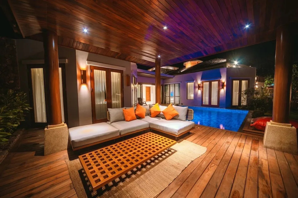 2 Bedrooms Villa beachfront