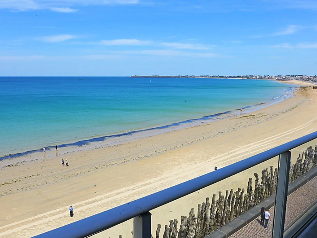 Beach & Waterfront