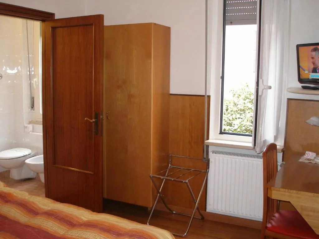 Economy Double room (full double bed)