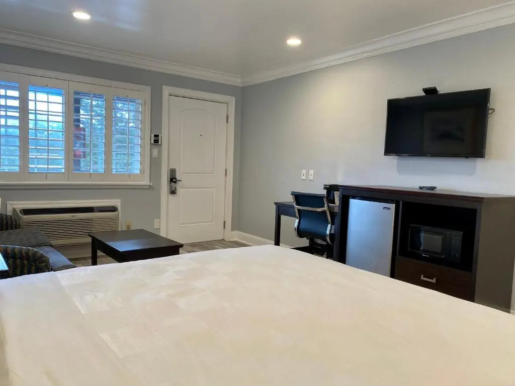 Aura Inn Monterey - Chambres