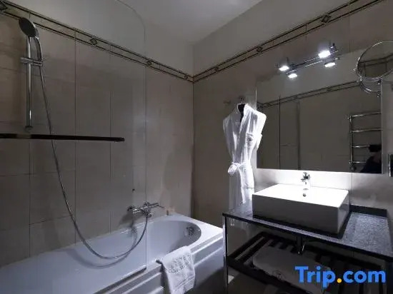 Двухместный номер Classic двуспальная кровать в Phi Hotel Bologna