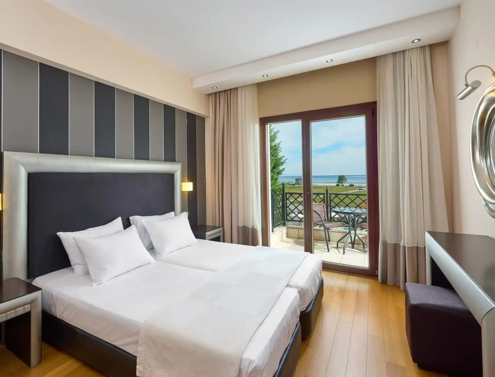 Standard Double room with sea view (full double bed)