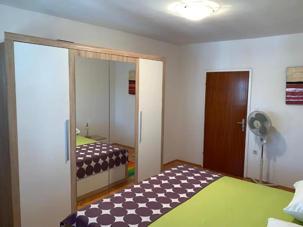 3 Bedrooms Apartment