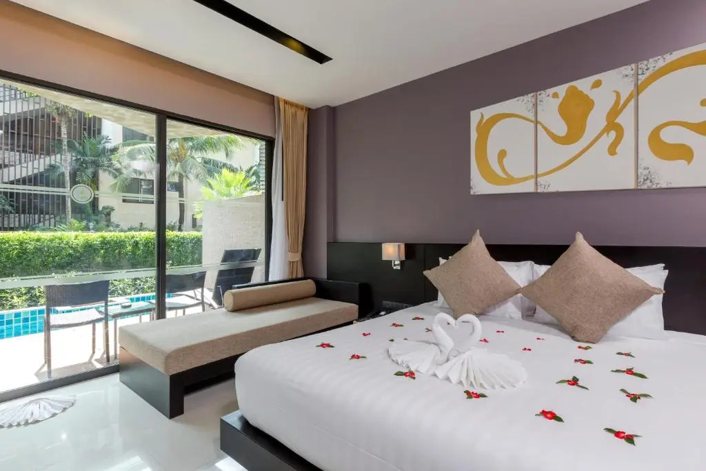 Deluxe Pool Access Double room (full double bed)