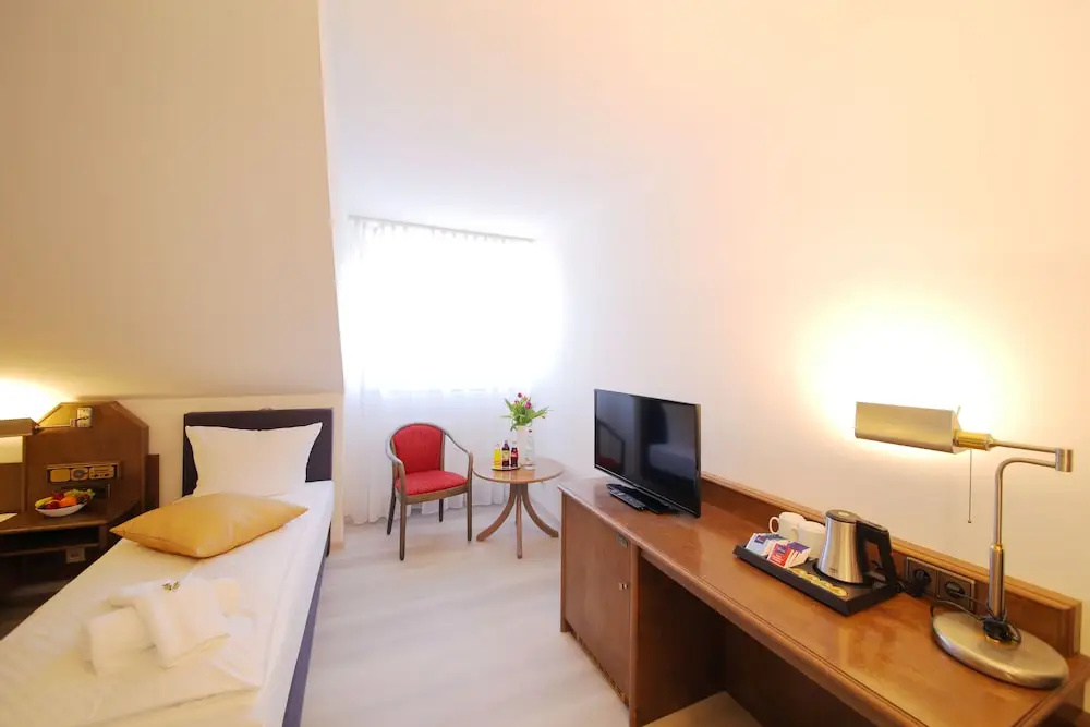 Economy room