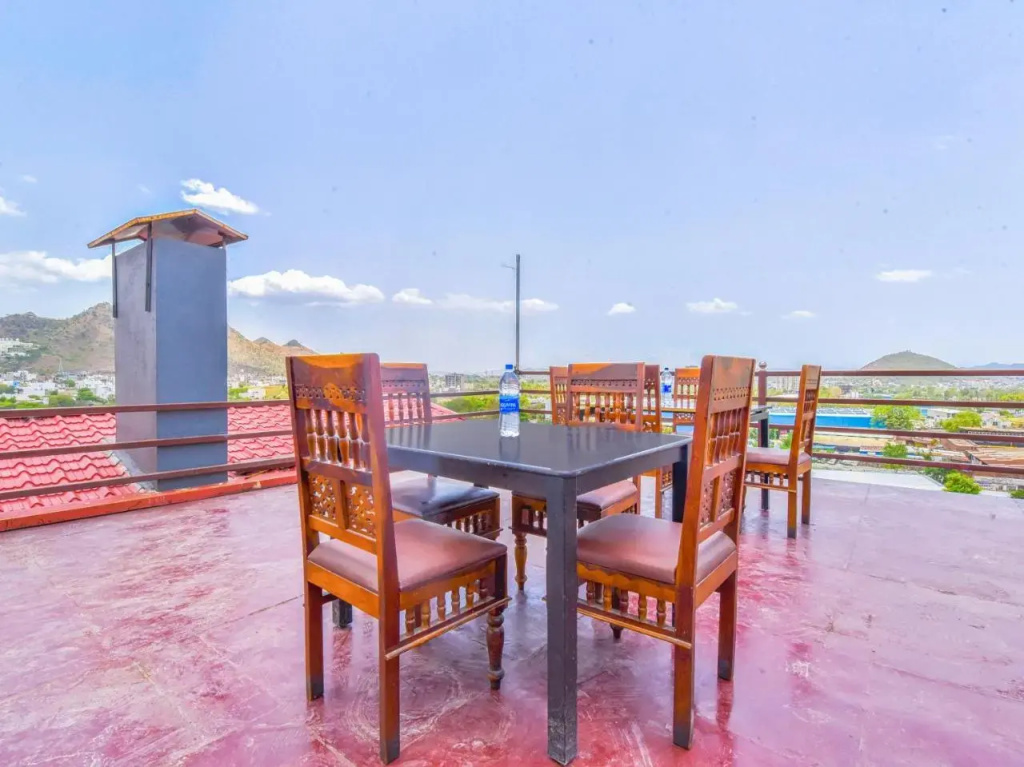 Monika Palace Hotel and Restaurant
