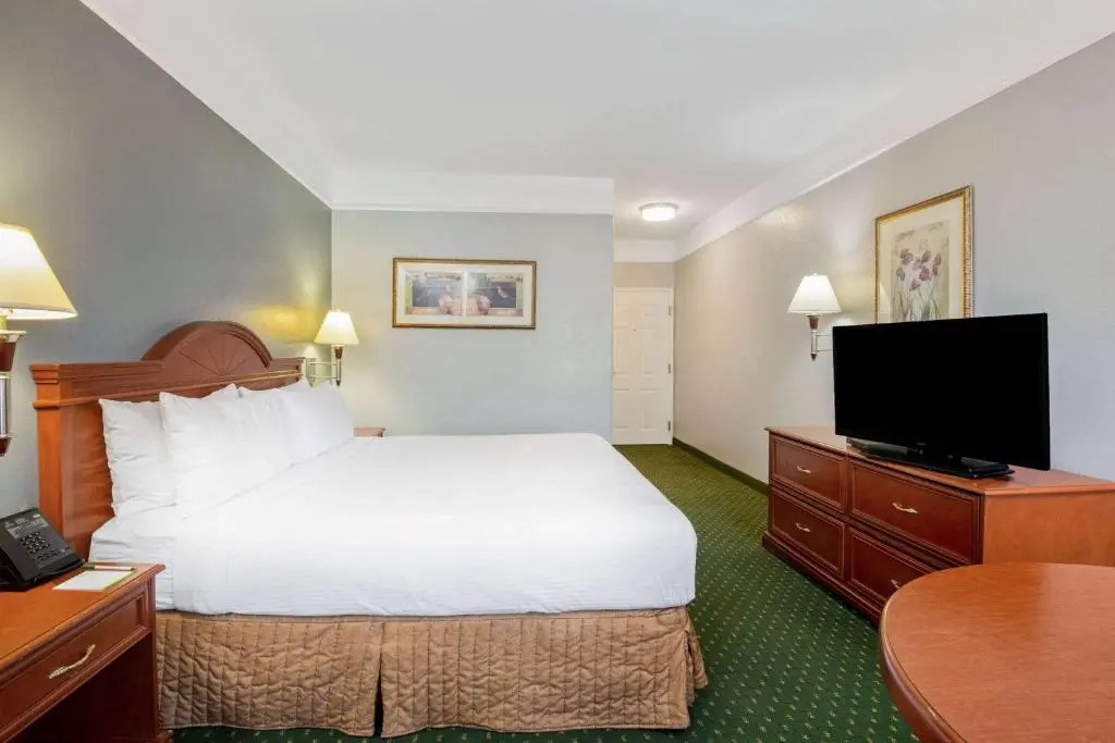 La Quinta Inn & Suites by Wyndham Stephenville - Chambres