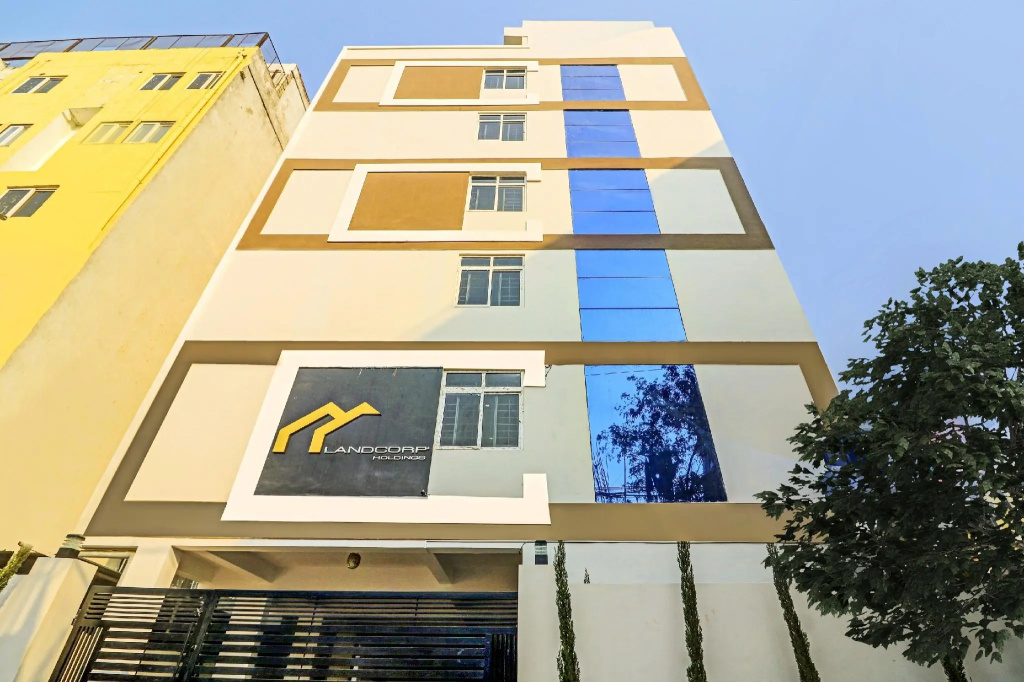 Super OYO Flagship Landcorp Hotels Near Shilparamam
