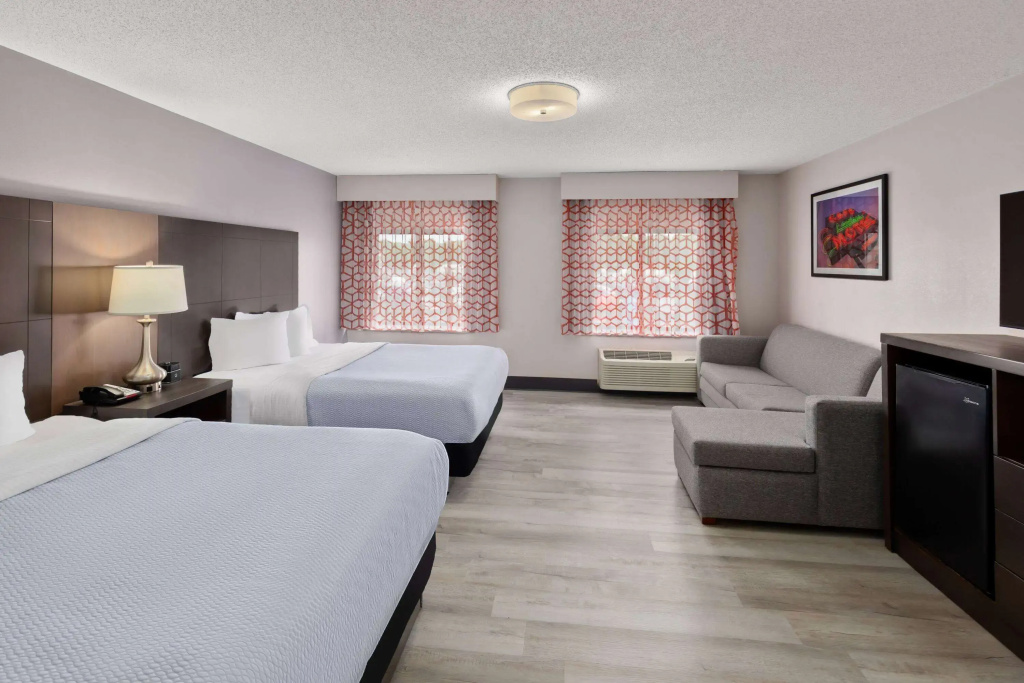 La Quinta Inn & Suites by Wyndham Goodlettsville - Nashville - фото 3