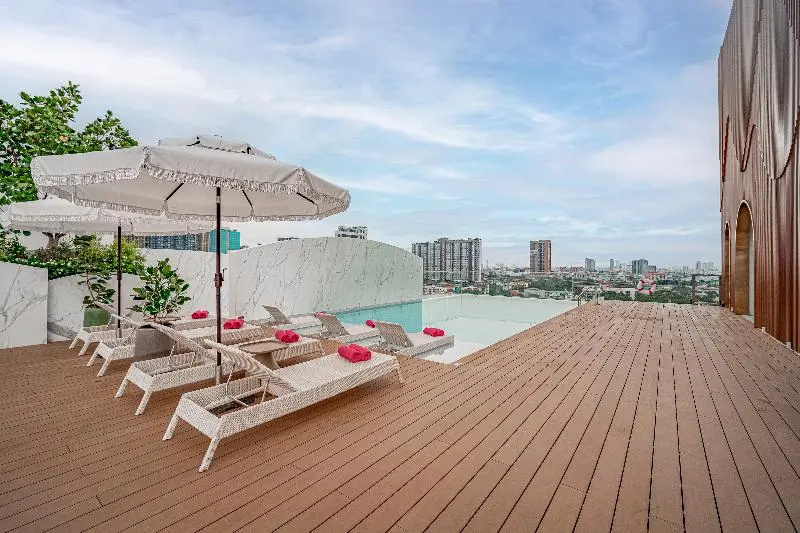Beach & Waterfront