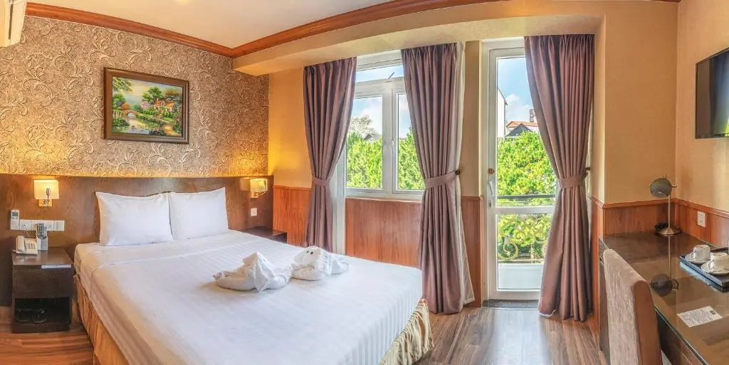 Deluxe Double room (full double bed)