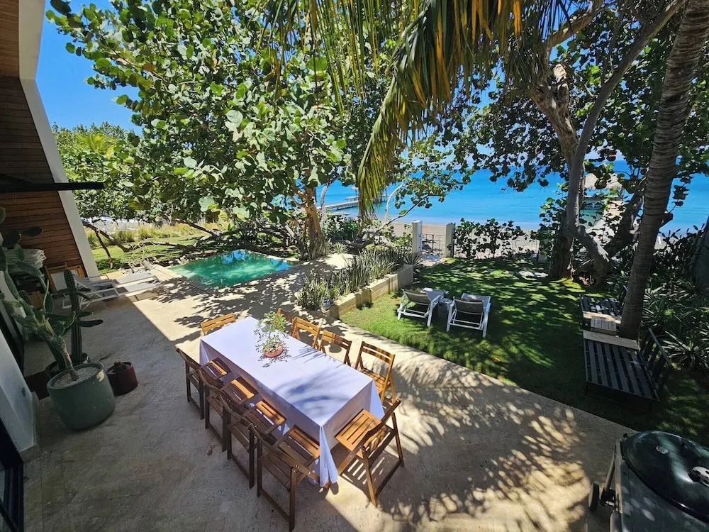 Bayshore 76 Beachfront Villa Palmar de Ocoa