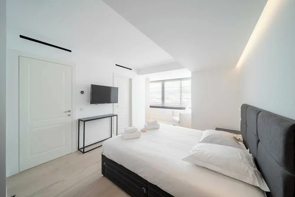 Charming Oasis With Terrace 4 BD/ 8P - Cannes