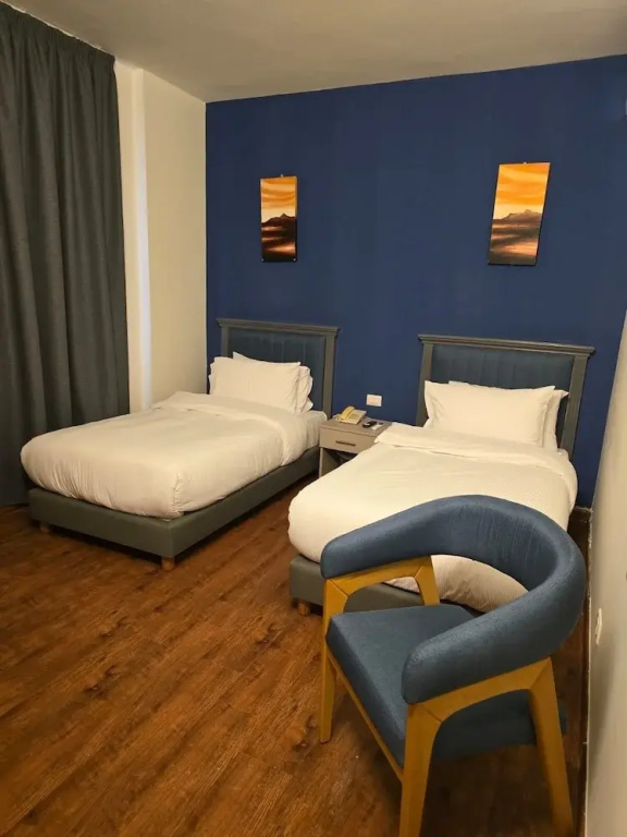 Standard Double room with balcony and with city view (twin beds)