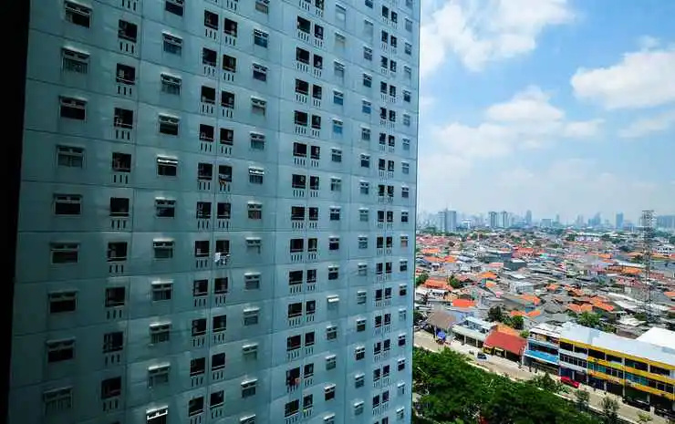 Studio Spacious Room at Green Pramuka Apartment By Travelio