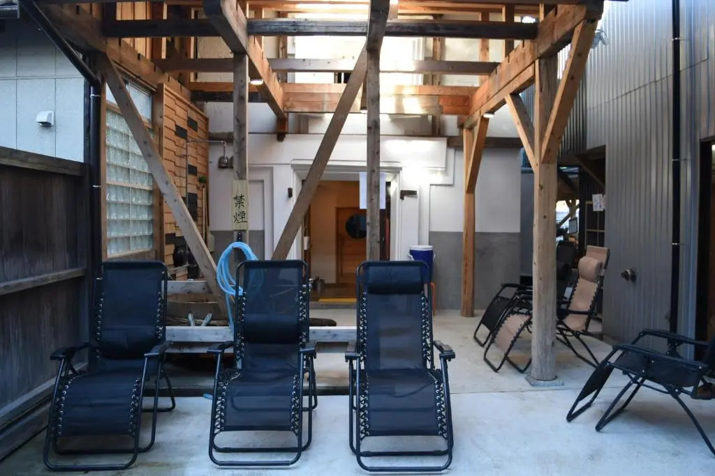 HOSTEL perch