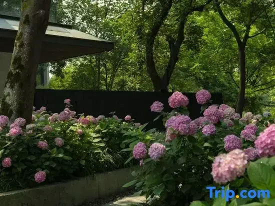 MUH SHOOU XIXI HOTEL by null