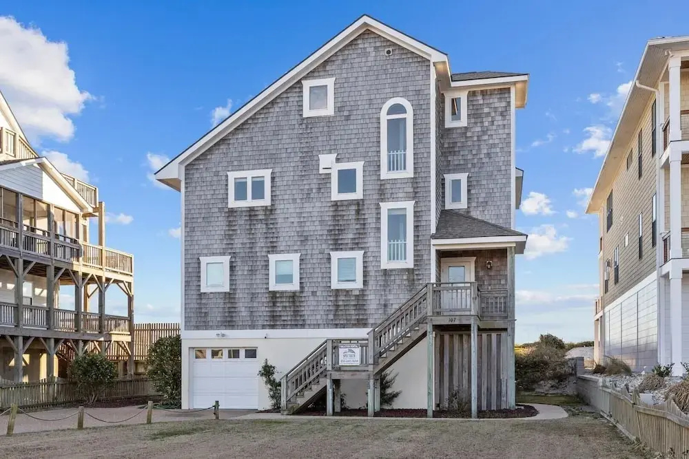 Seabiscuit 5 Bedroom Home by RedAwning