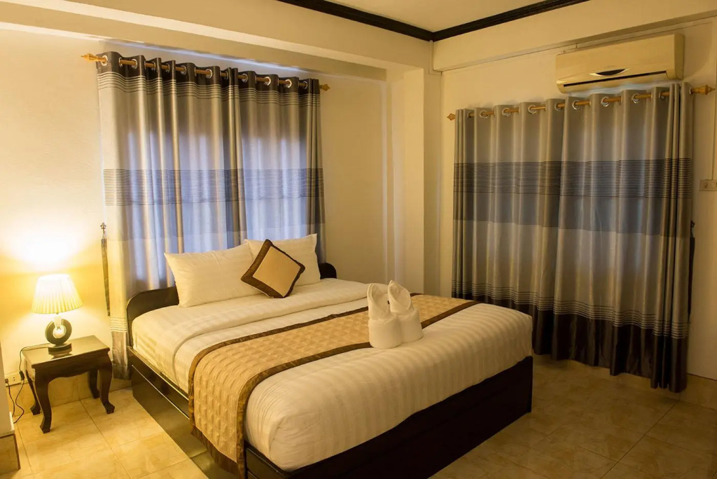 Standard Double room (full double bed)