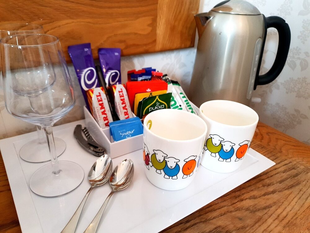 Двухместный номер Standard с видом на горы 2 отдельные кровати в Strathmore Guesthouse - Adults Only