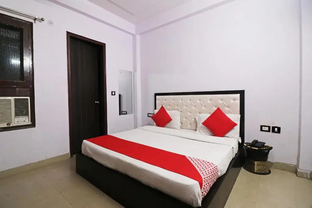 Queen Suites by OYO Rooms
