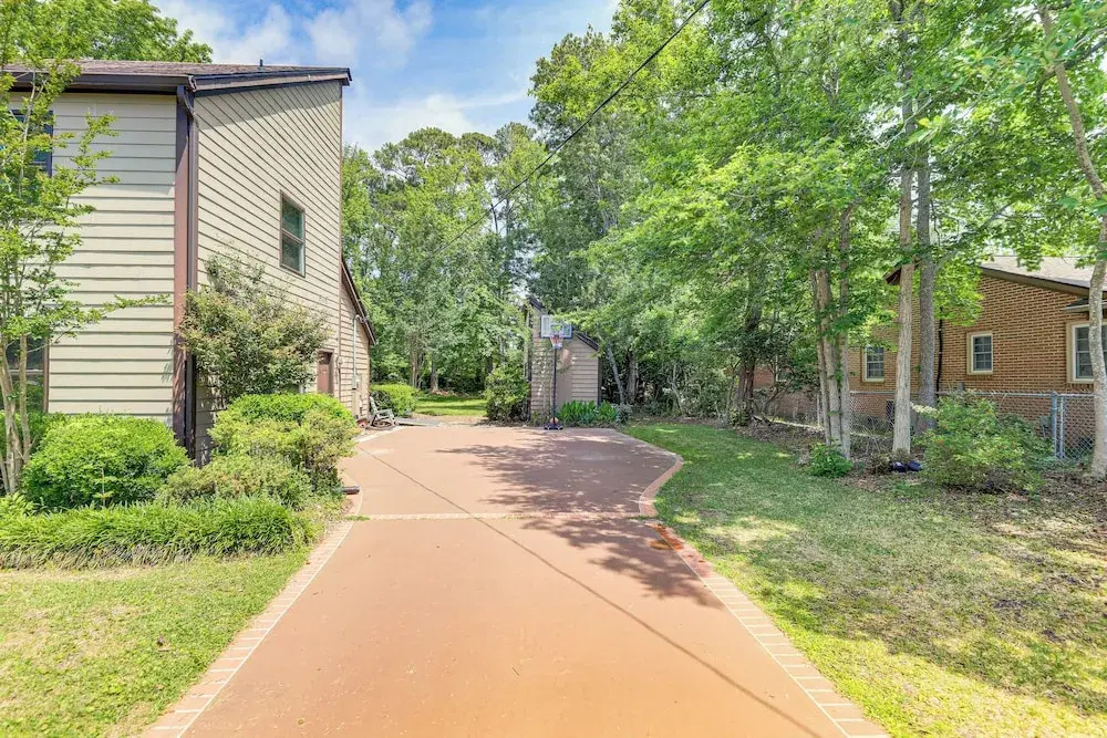 Morehead City Home ~ Walk to Beach Park!
