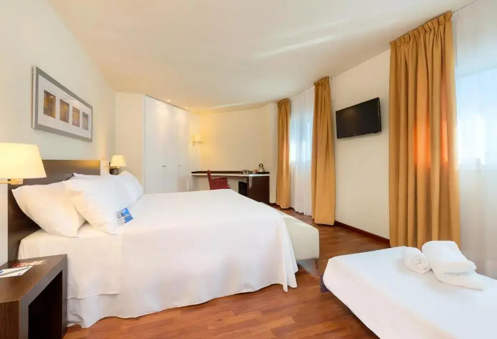 Hotel Port Feria Valencia - Chambres
