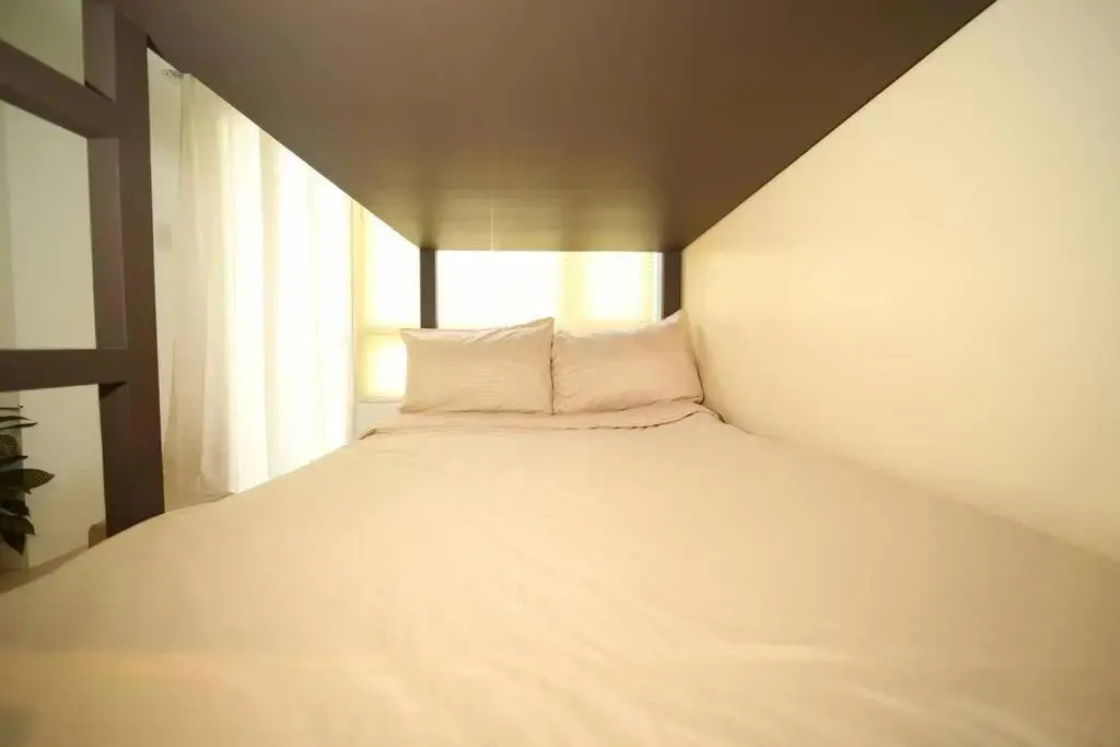 A2J Luxury 1BR Tagaytay Suite Near Skyranch, Malls