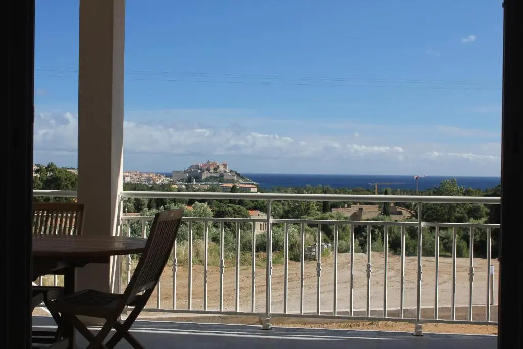 Manureva Calvi - Chambres