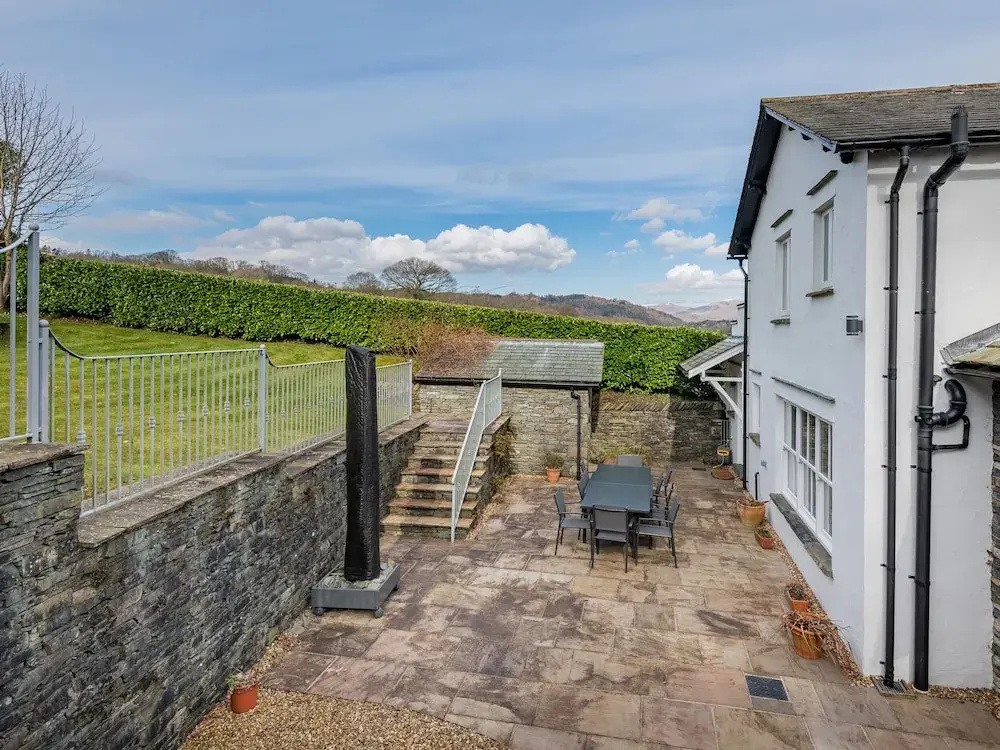 Hilltop At Hawkshead Hill