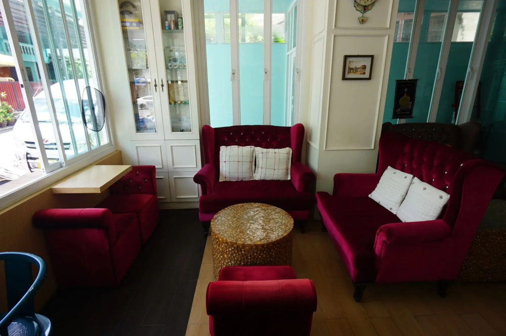 Lobby & Reception