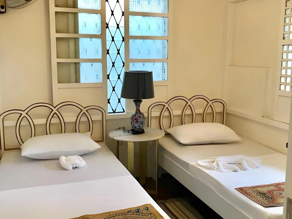 Courtyard Hotel — 4