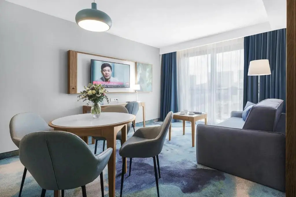 Deluxe Suite