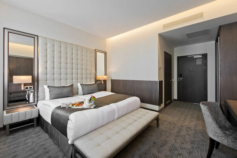 Standard Double room with balcony (full double bed)