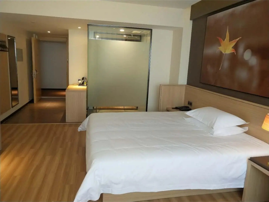 Economy room