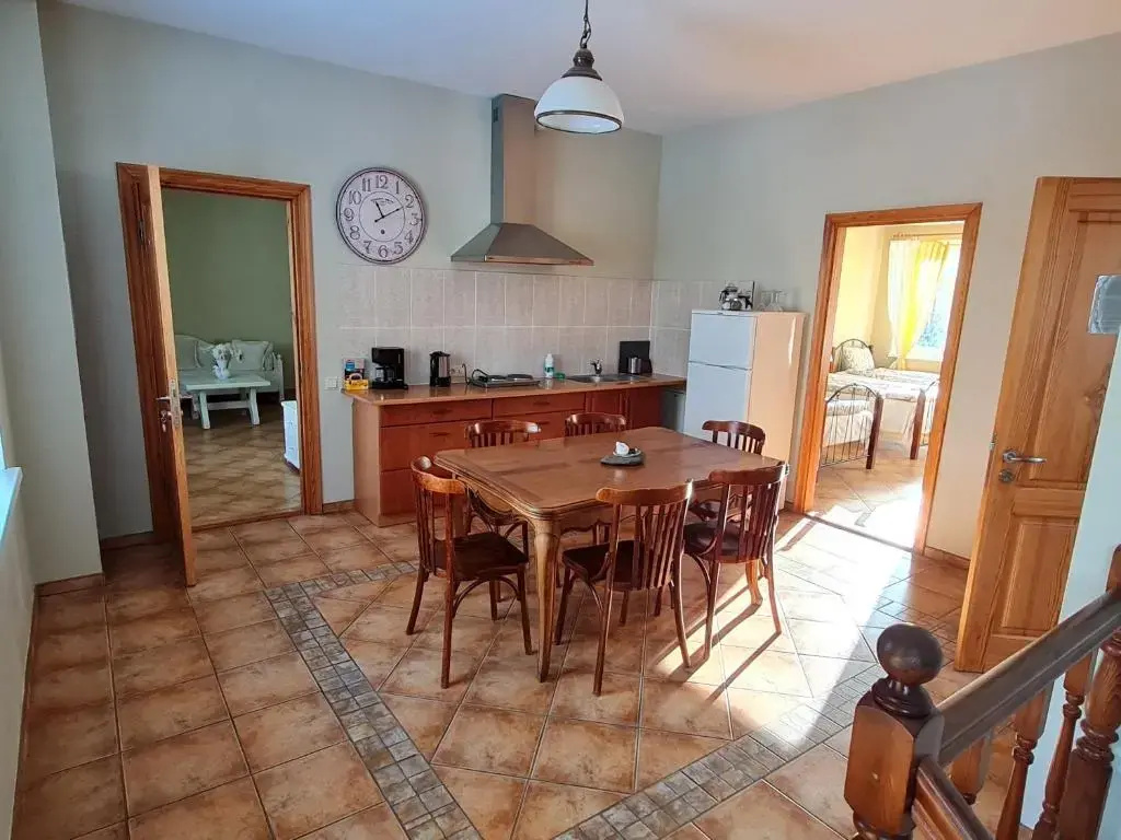 3 Bedrooms Apartment