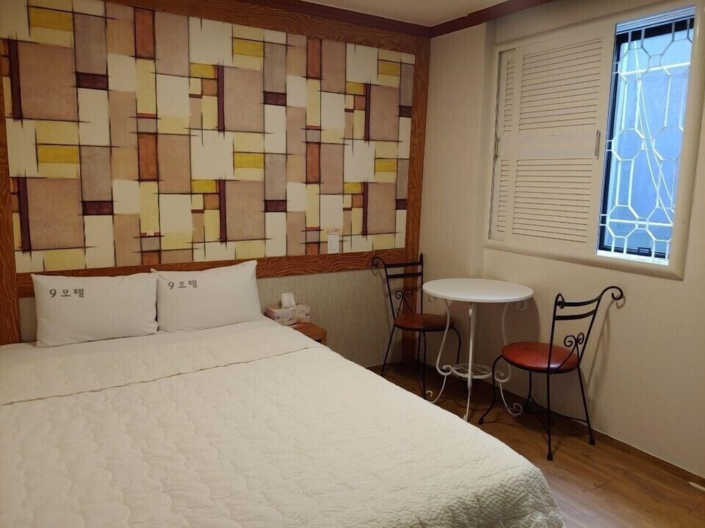 9 Motel — 3