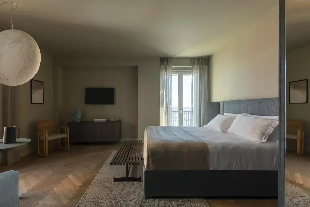 Deluxe Double room with balcony and with sea view (full double bed)