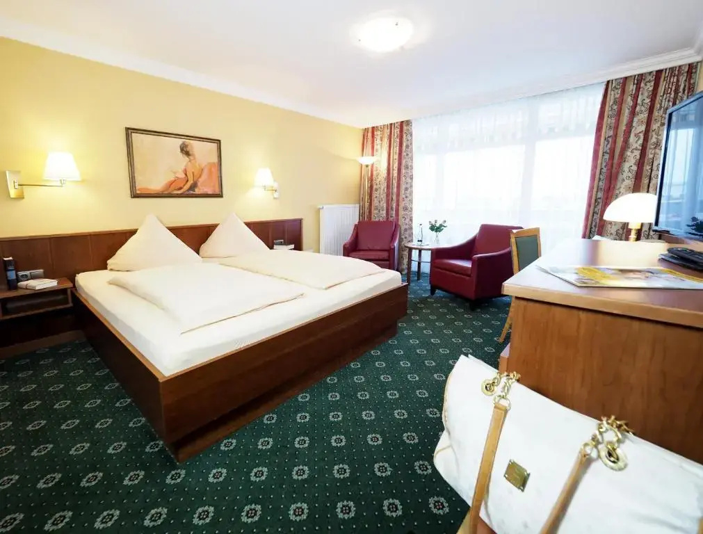 Standard Double room (full double bed)