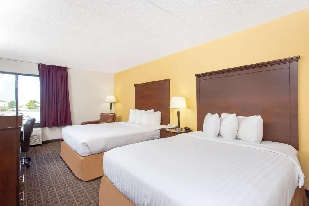 AmericInn by Wyndham Madison West - Chambres
