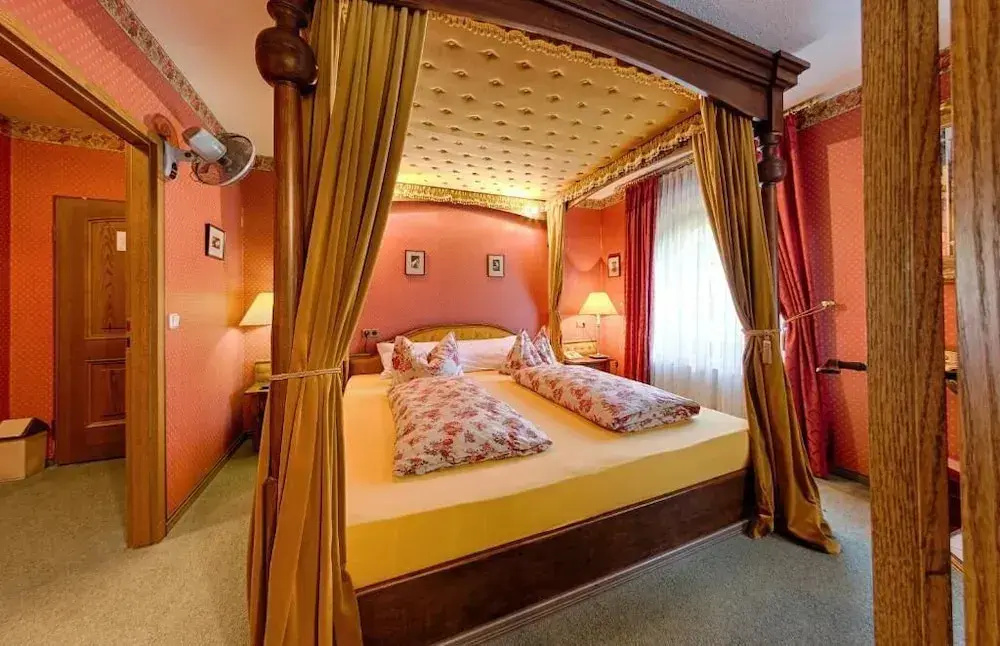 Comfort room