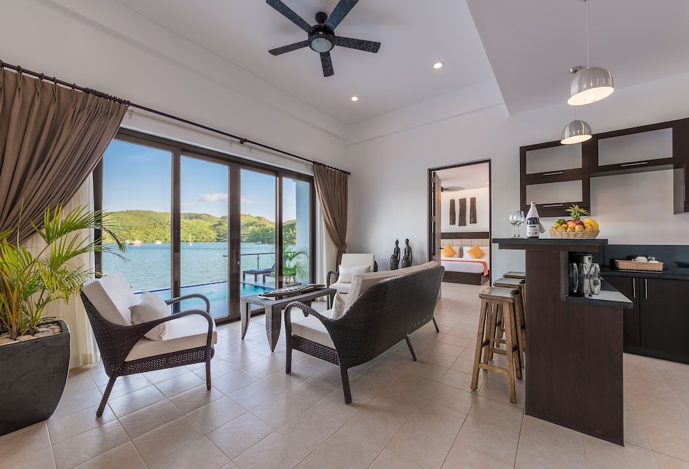 2 Bedrooms Villa with balcony